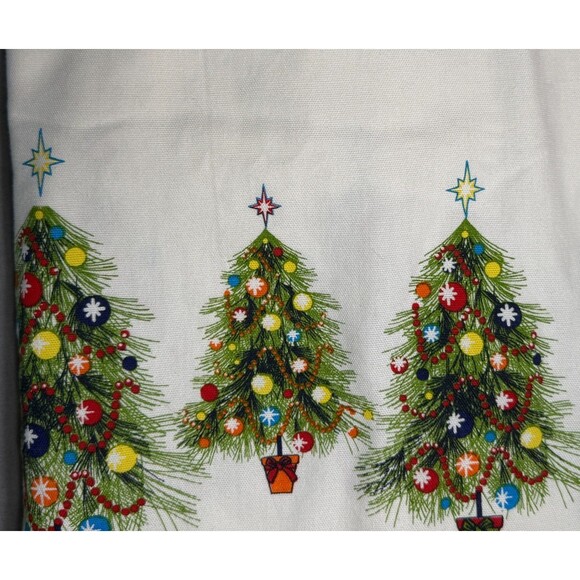 Fiesta Holiday Gatherings Tablecloth 59" x 82" Christmas Festive Trees Red Green - Picture 6 of 7